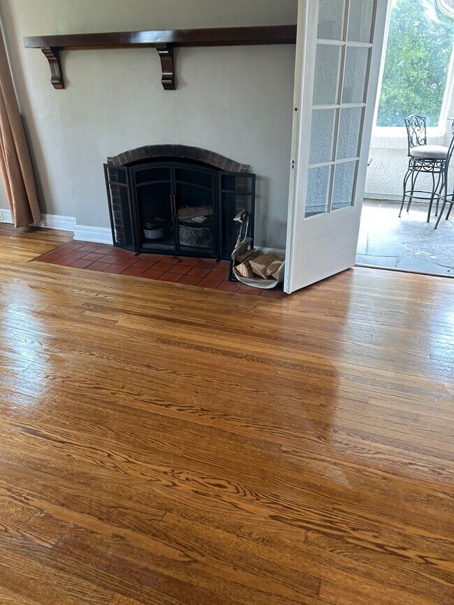 Foto del edificio - Knoxville 37919 - Rare opportunity to rent a historic European-style Condo with 2 bedrooms and 2 ...