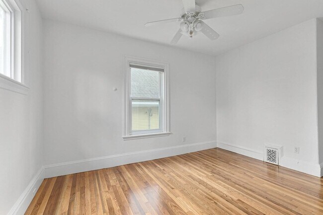 Building Photo - 19 Moreland Ave