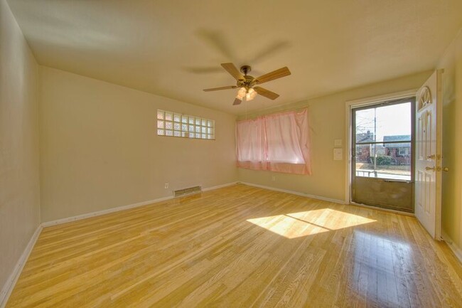 Foto del edificio - 5217 S Grand Blvd