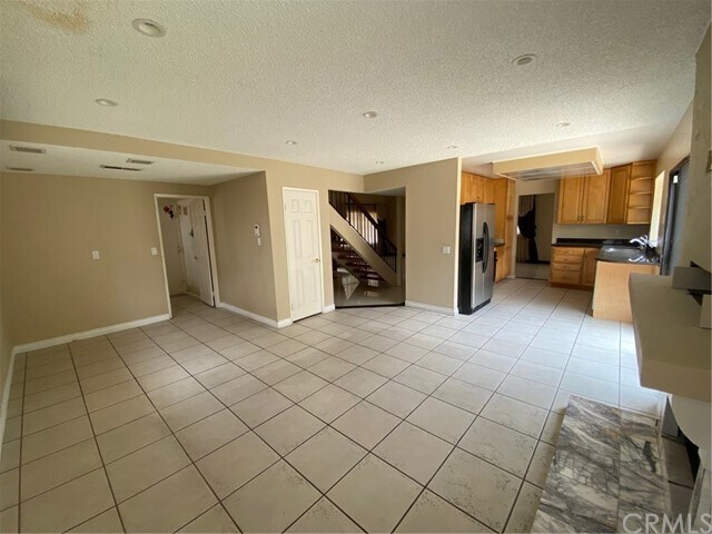 Building Photo - 541 Woodbluff Ave