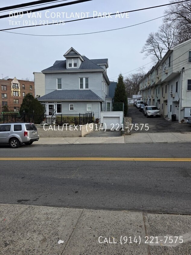 Foto del edificio - 609 Van Cortlandt Park Ave