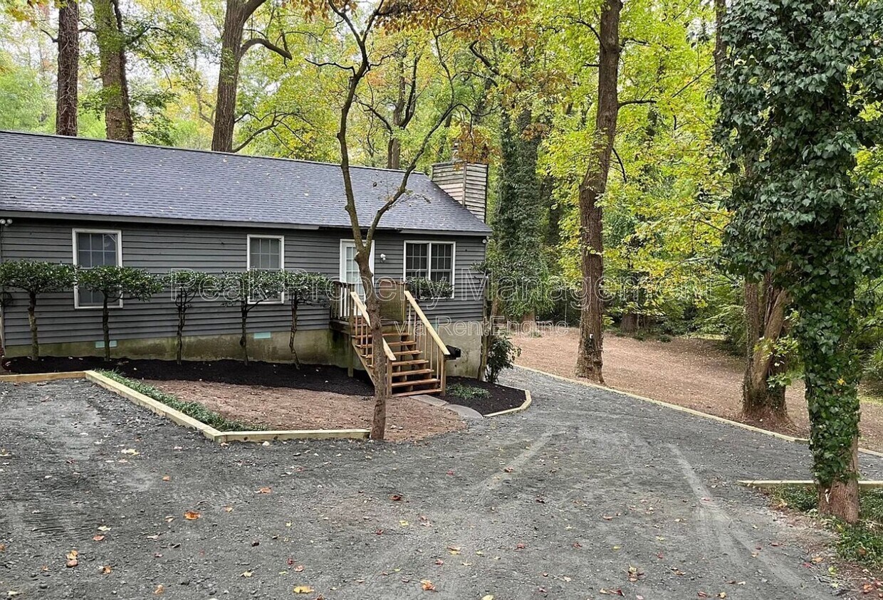 Foto del edificio - 1001 W 42nd St