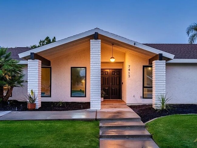 Building Photo - 7413 Saddleback Dr