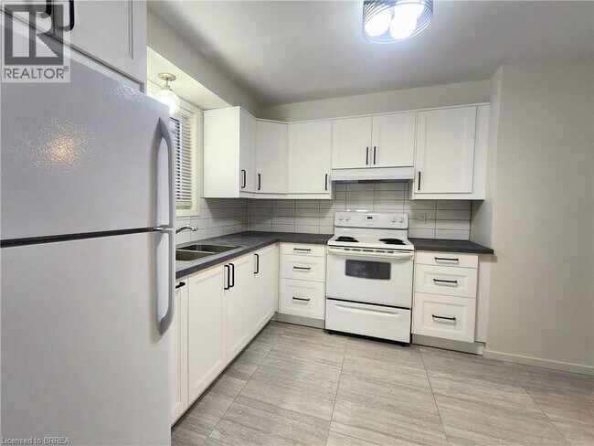 Building Photo - 131 Baldwin Ave