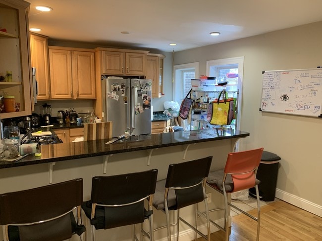 Building Photo - 83 Windsor St