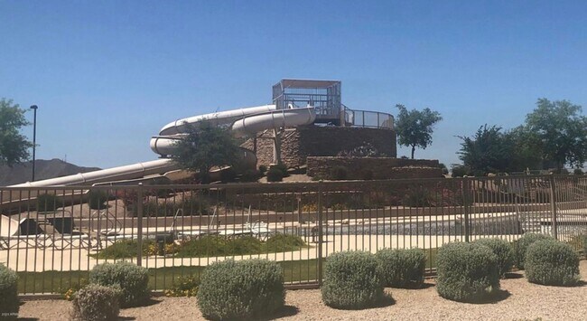 Building Photo - Gorgeous 5 Bedroom Located in Casa Grande!...