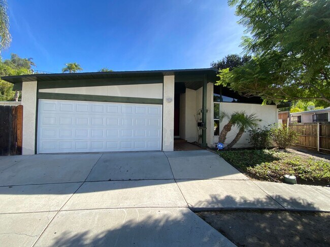 Building Photo - 4BD/2BA House w/ Covered Patio & Pool! (Lease out, pending signatures. Check back in a few days!)