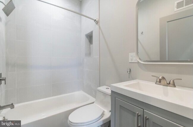 Foto del edificio - 3339 Ridge Ave