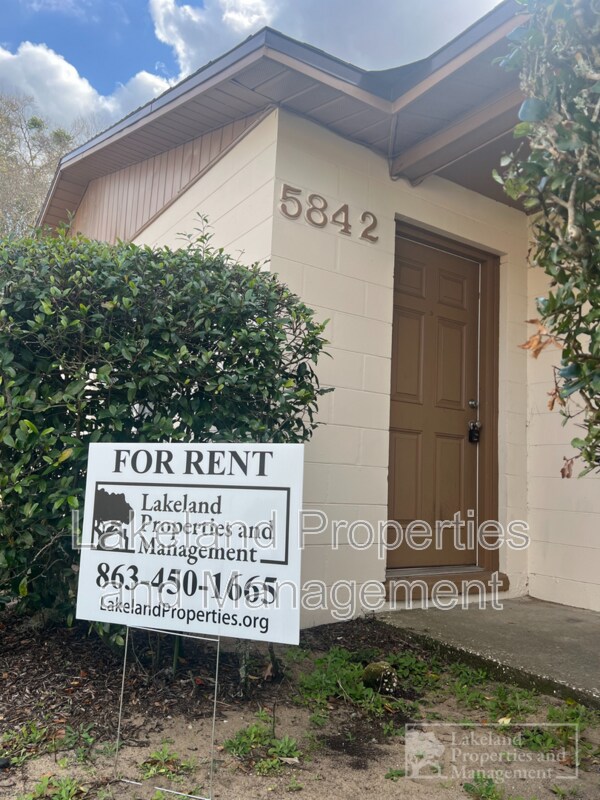 5842 Charlton Dr Unit 5840 5842, Lakeland, FL 33812 Condo for Rent