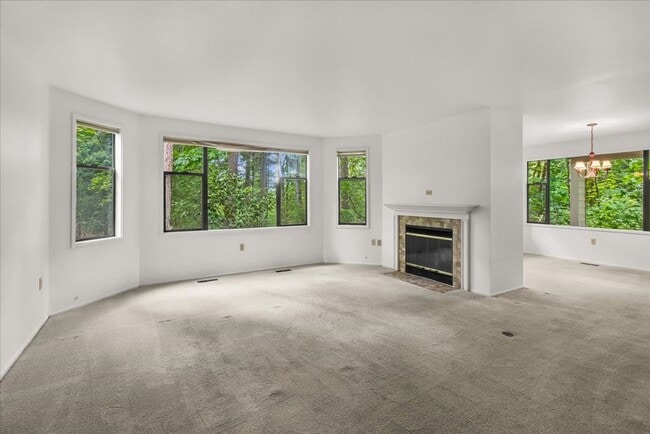 Building Photo - 3Bd/2Ba Issaquah Condo