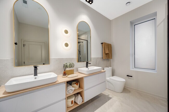 Baño principal en suite - Novu Apartments