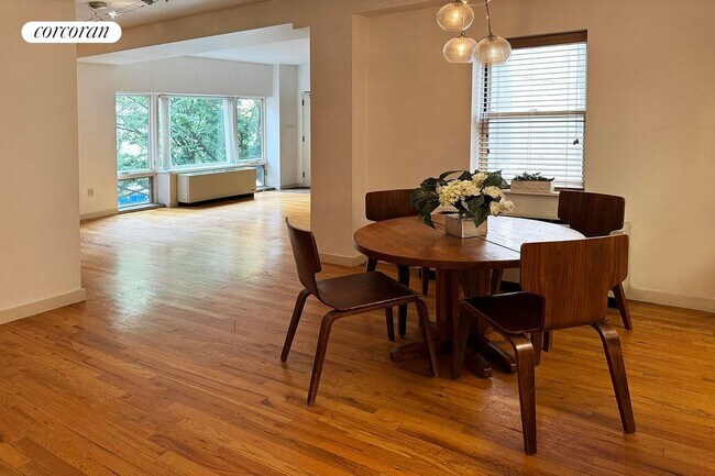 Foto del edificio - 304 W 115th St