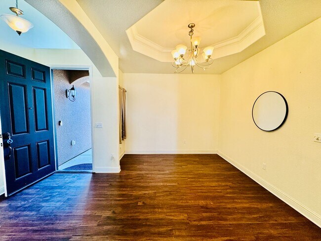 Building Photo - Beautiful 3 Bedroom 2 Bath Home in Los Banos FOR RENT!