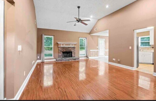 Foto del edificio - 713 Brighton Ln