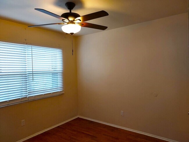 Foto del edificio - Cute Cottage in South Park Area with Onsit...