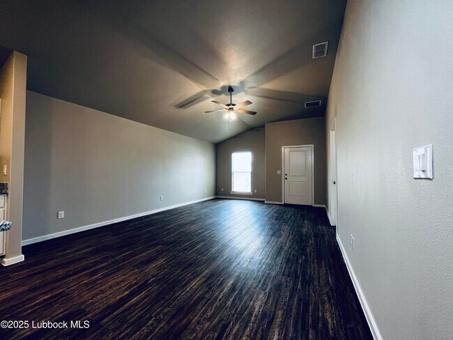 Foto del edificio - 2109 N Avenue L