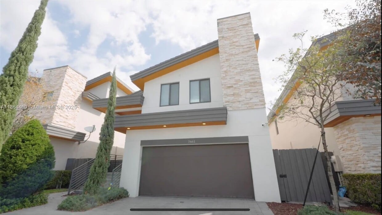 Primary Photo - 7661 NW 103rd Ct