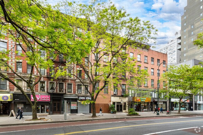 Building Photo - 224 E 14th St