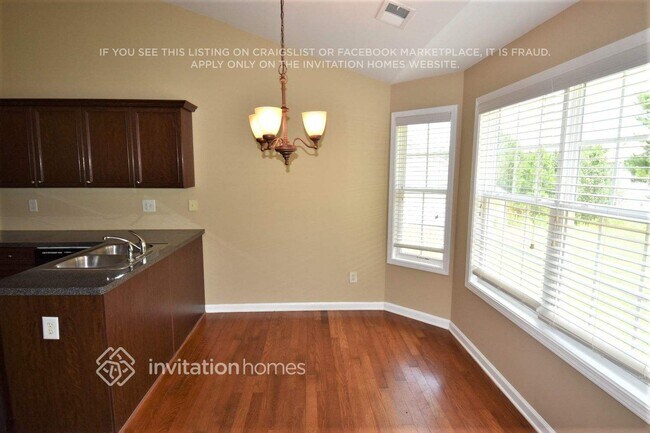 Foto del edificio - 3814 Hawk Tail Drive