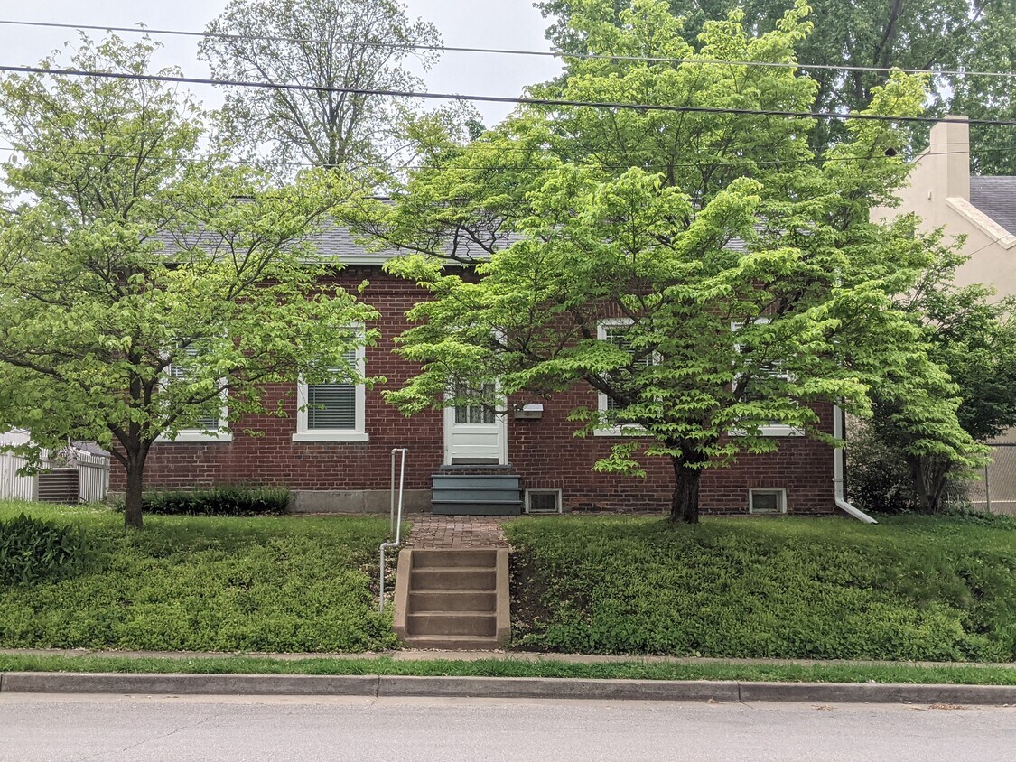 Primary Photo - 623 Adams St
