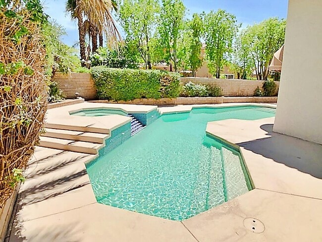 Foto del edificio - 78875 Aurora Way