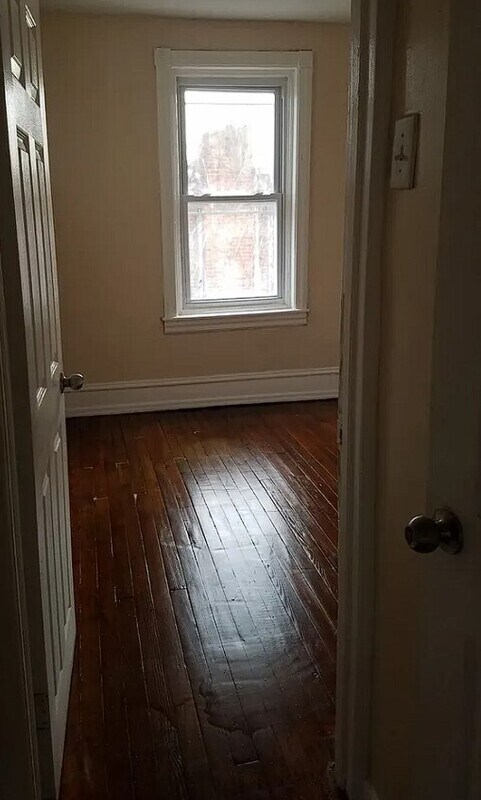 Building Photo - 6532 Saybrook Ave