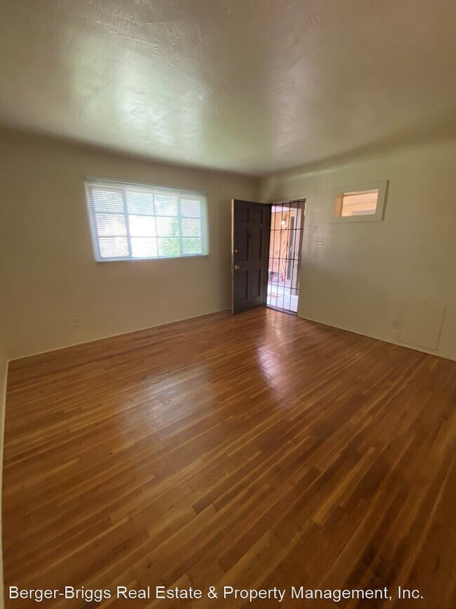 Building Photo - 1601 Tijeras Ave NE