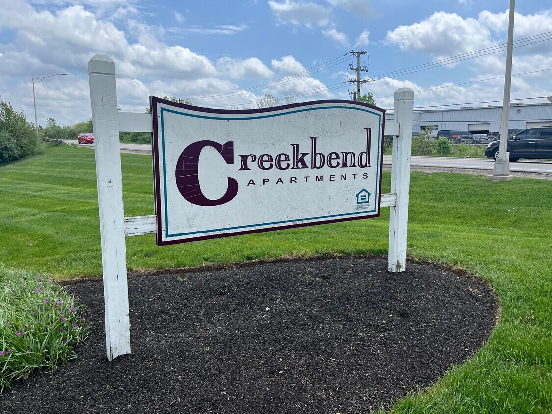 Entrada a la Comunidad - Creekbend Apartments