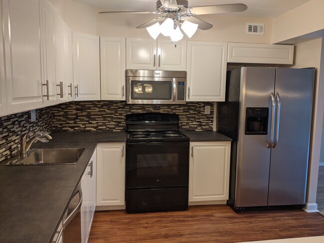 Cocina - 19 Oakridge Dr