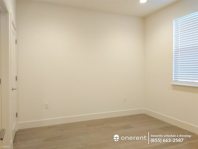 Building Photo - 3 br, 3.5 bath Townhome - 6 Avondale Ave -