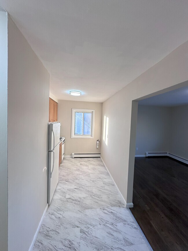 16 Gwynne Ln, Farmingdale, NY 11735 Apartments in Farmingdale, NY