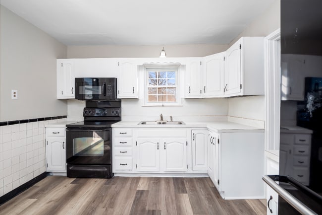 Building Photo - 2329 Brown Rd