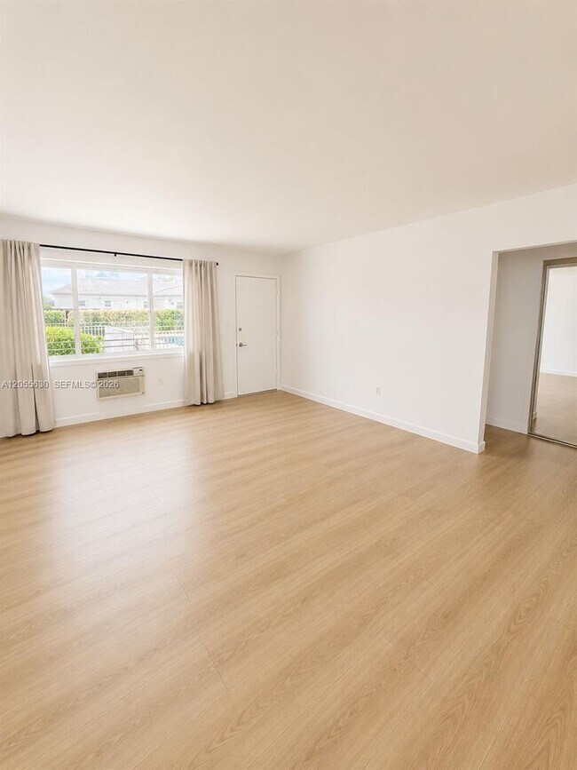 Foto del edificio - 2250 Bay Dr