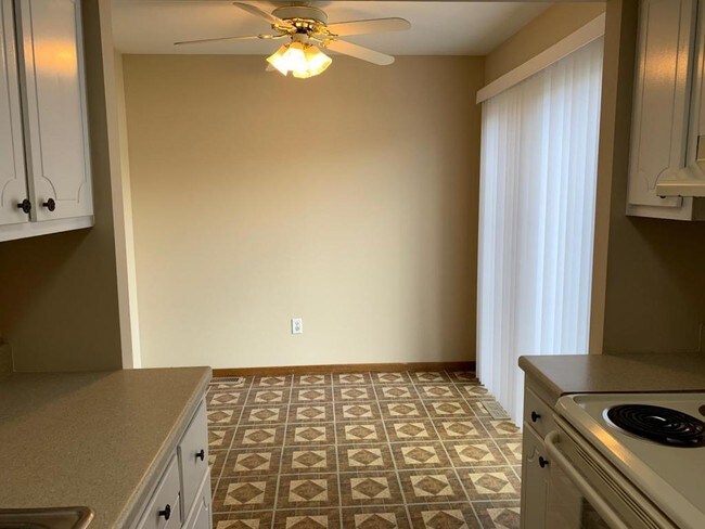 Building Photo - 256 Otterbein Drive APt. A