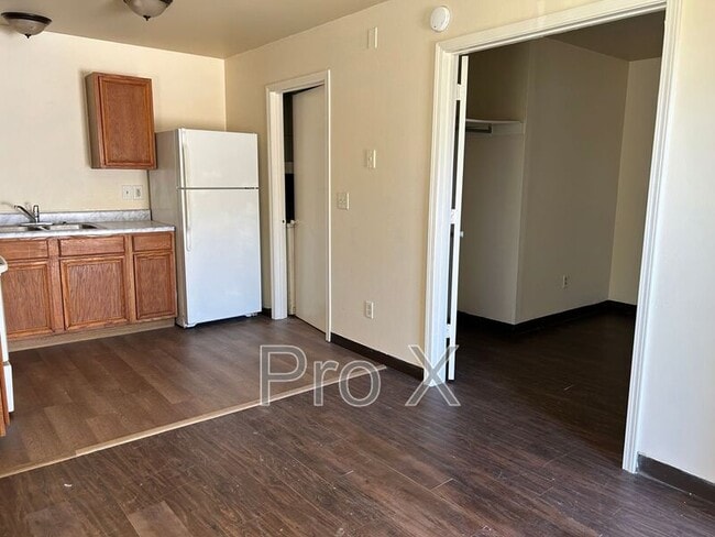 Photo - 1706 S Powell St Apartment