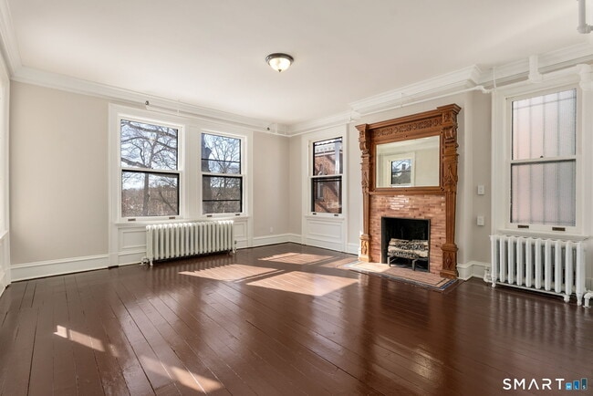 Building Photo - 360 Farmington Ave