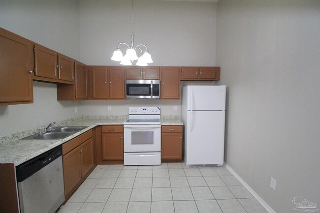 Foto del edificio - 6810 Tiki Ln
