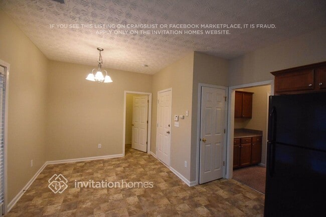 Building Photo - 333 Interlake