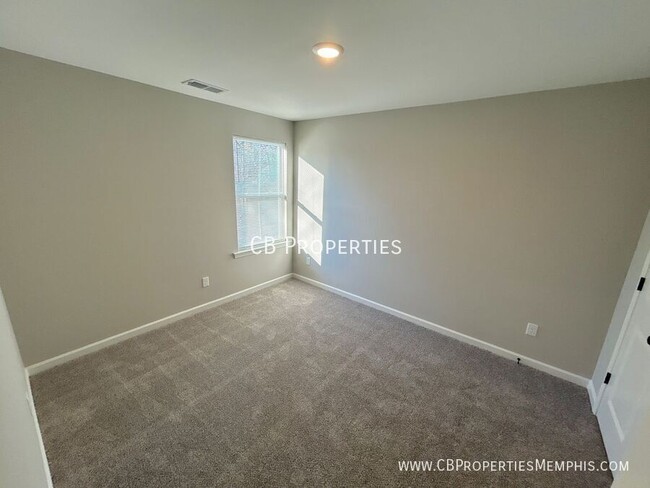 Building Photo - 671 Pearce St