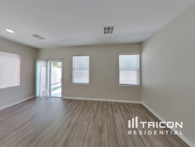 Building Photo - 8424 Quarentina Ave