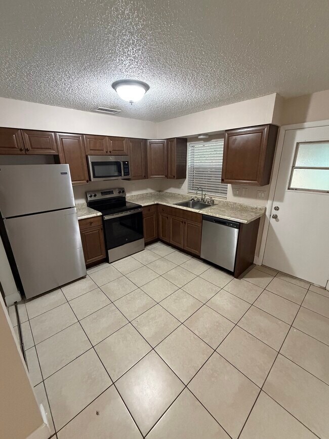 Foto del edificio - 5624 Struthers Ct