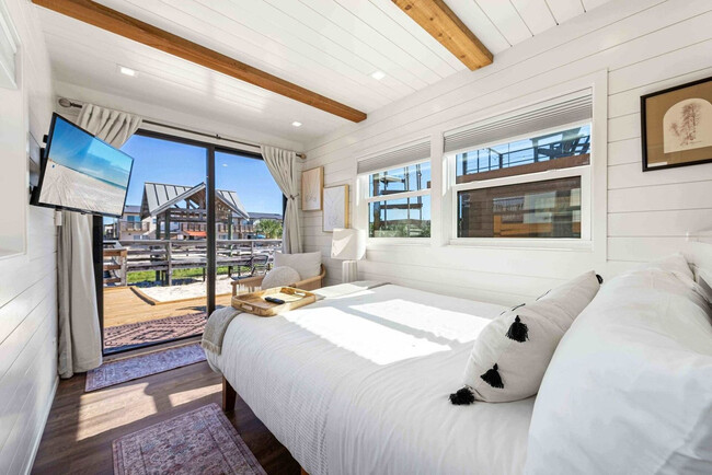 Building Photo - 316 Bream Ave