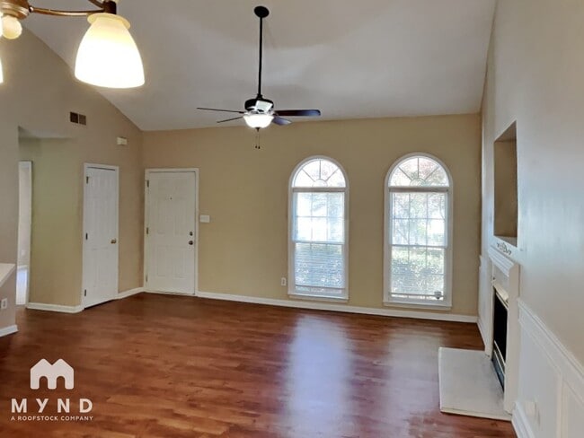 Foto del edificio - 11721 Long Forest Dr