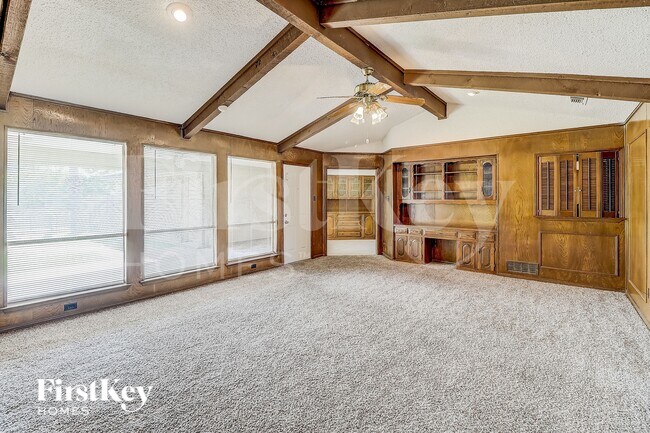 Building Photo - 1021 Shadywood Ln