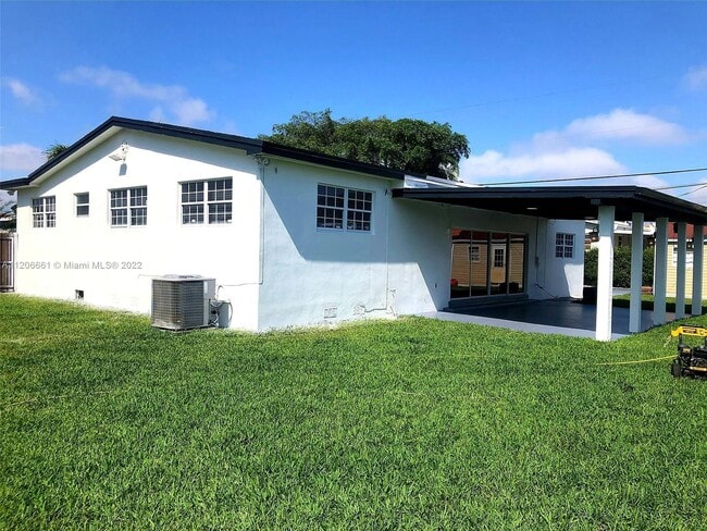 Building Photo - 2025 SW 85th Ave