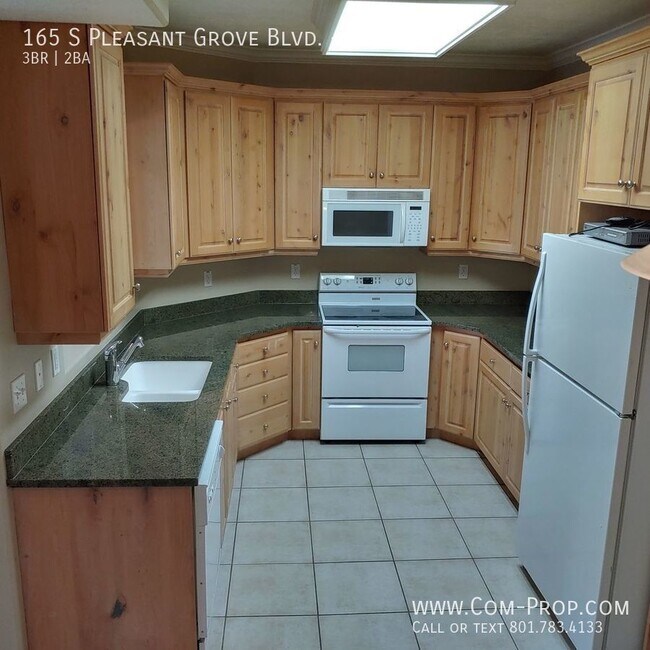 Building Photo - 165 S Pleasant Grove Blvd