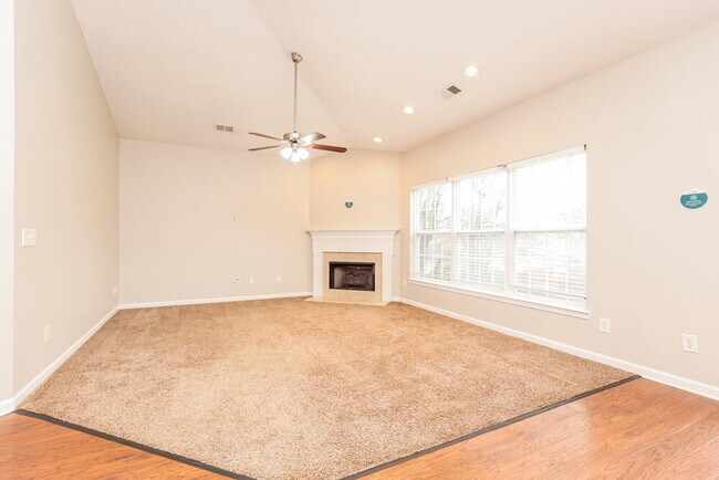 Foto del edificio - 3153 Skinner Dr