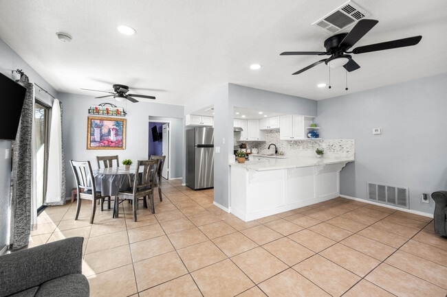Foto del edificio - 14334 Alderwood Rd