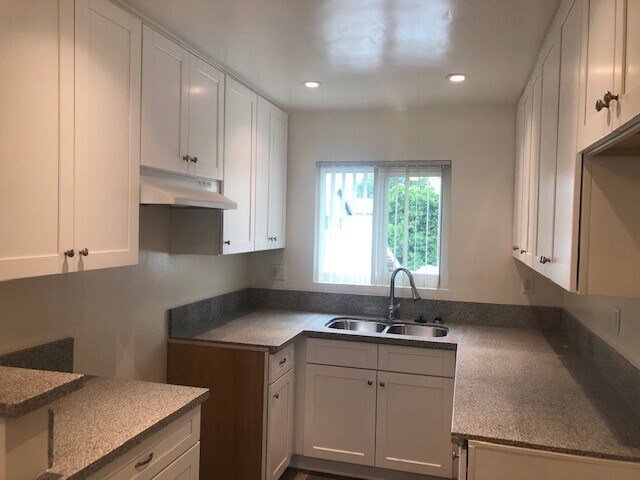 Kitchen - 9455 Flower St