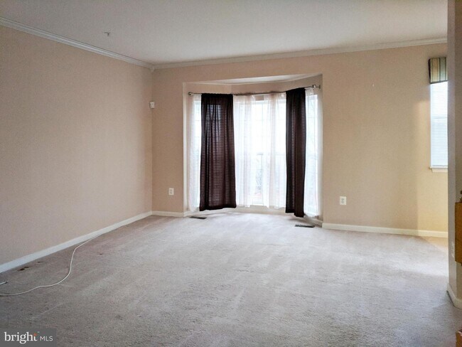 Building Photo - 9713 Juniper Dr